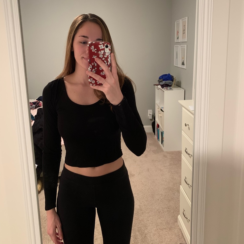 Long sleeve crop top